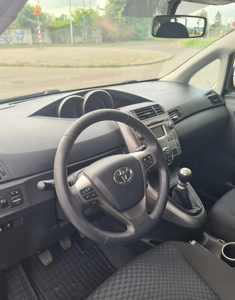 Toyota Verso cena 24600 przebieg: 166000, rok produkcji 2009 z Szadek małe 79